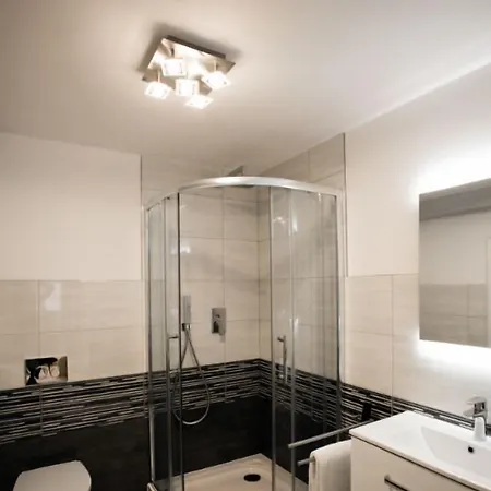 Blissberg מלון דירות 4*